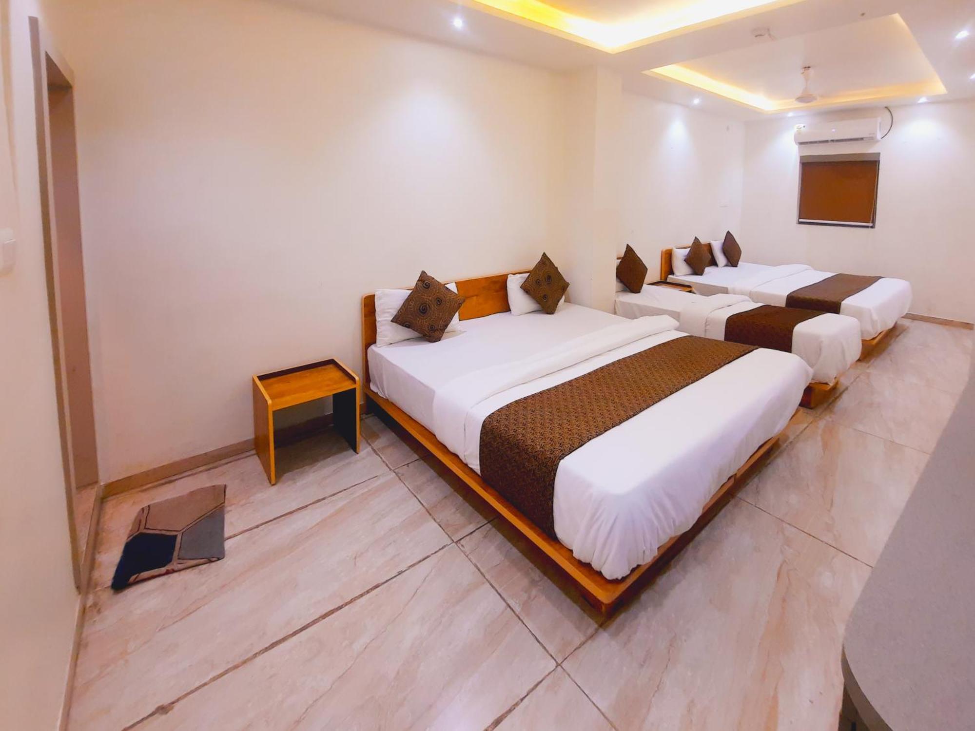 Hotel Nova Pride Раджкот Екстер'єр фото