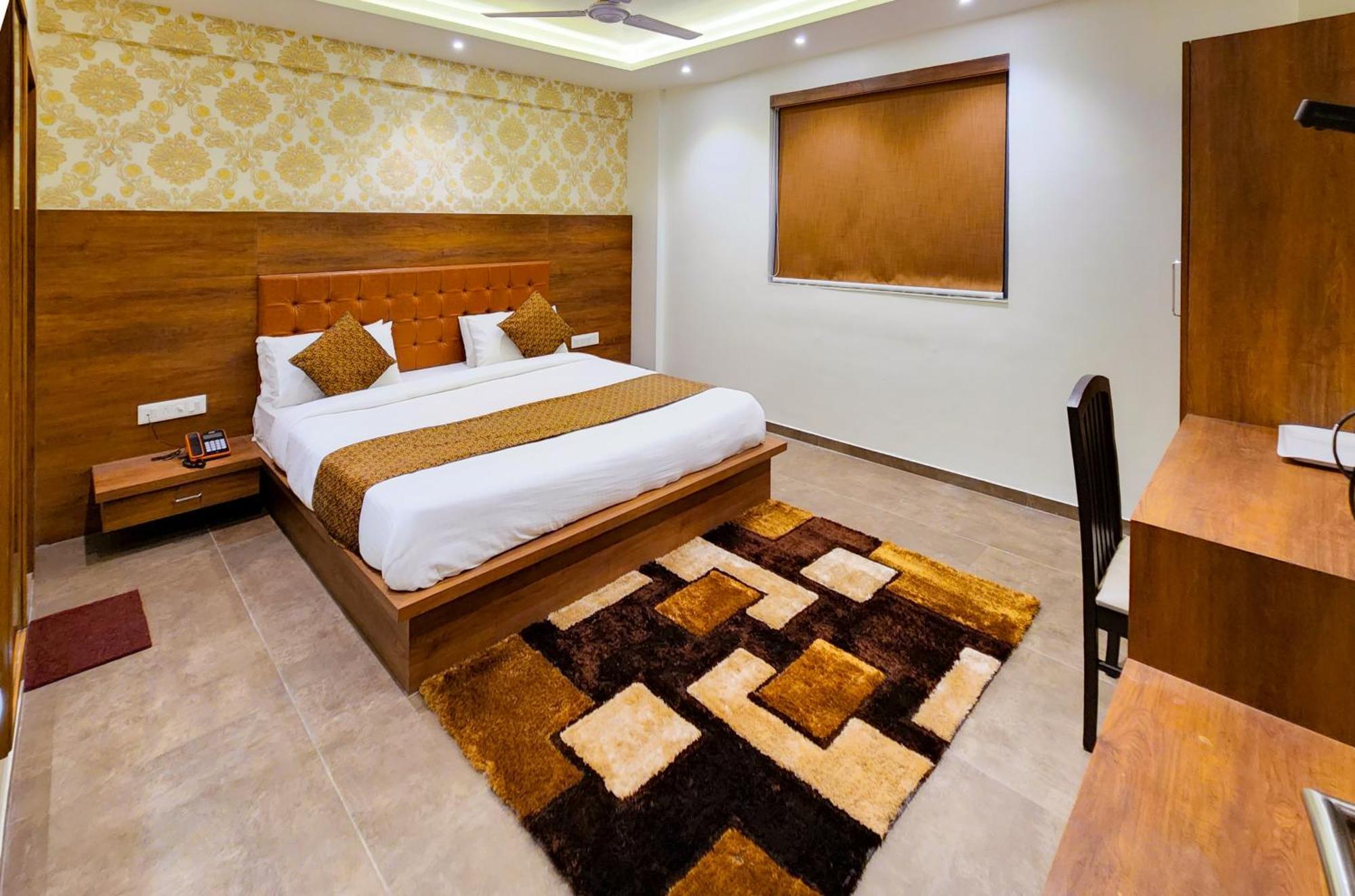 Hotel Nova Pride Раджкот Екстер'єр фото